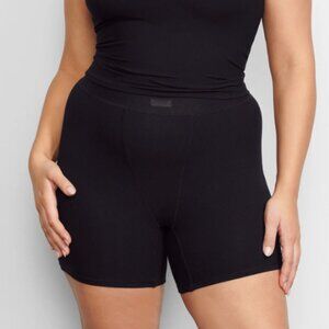 skims black boxer shorts, size large